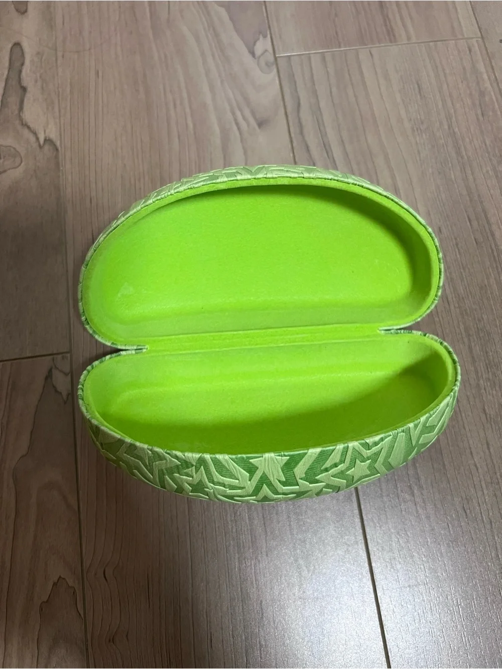 Green Star Pattern Hard Shell Sunglasses Case
